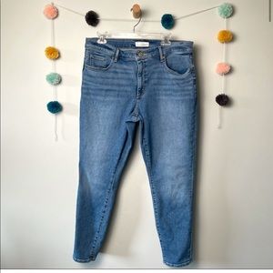 LOFT Light Wash Curvy Skinny Crop Jeans